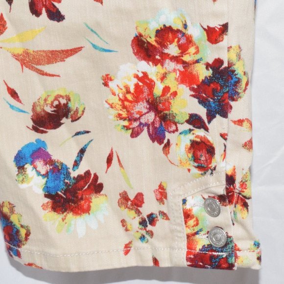 Gloria Vanderbilt Zip Front Capri Floral Watercolor Print - Picture 3 of 5